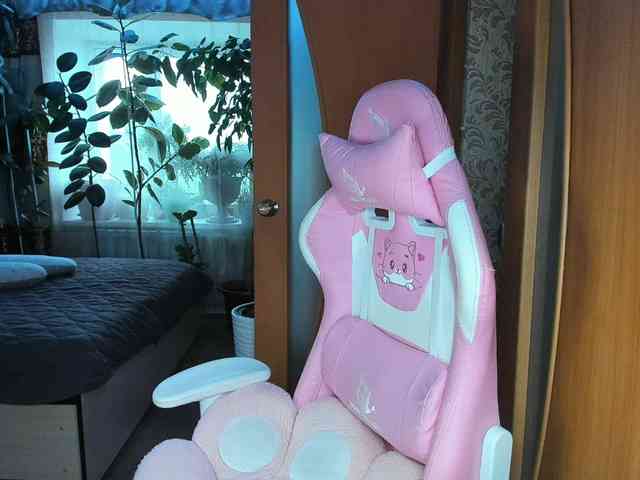 Tatka18111 webcam