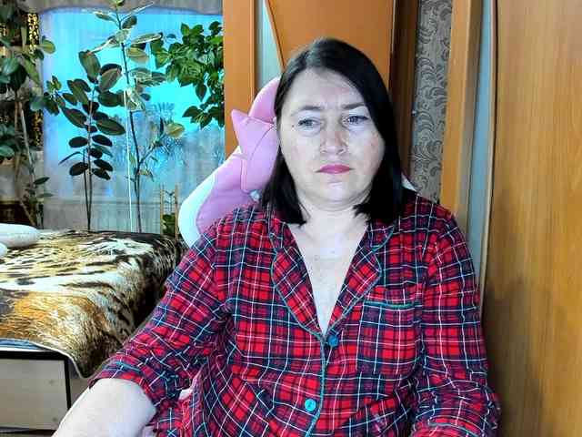 Lola18111 Live Webcam on BongaCams