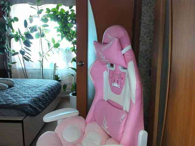 Tatka18111 webcam
