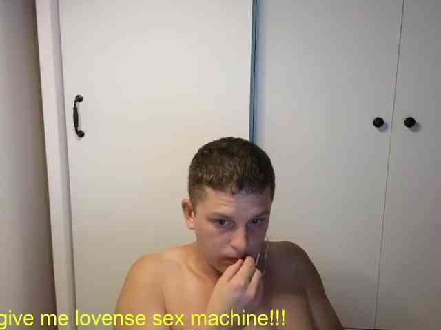 Bigl0ve's cam show statistics and live stream