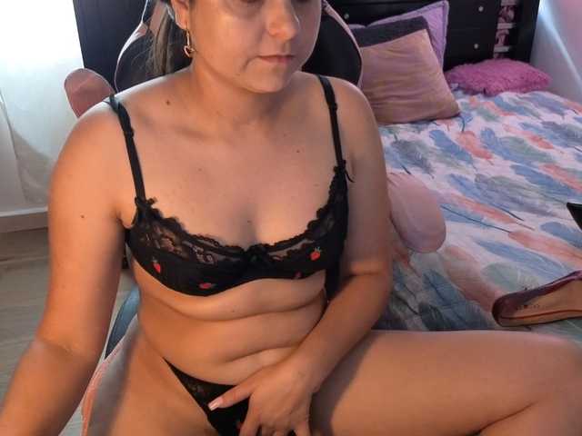 Violetacampbe live cam preview