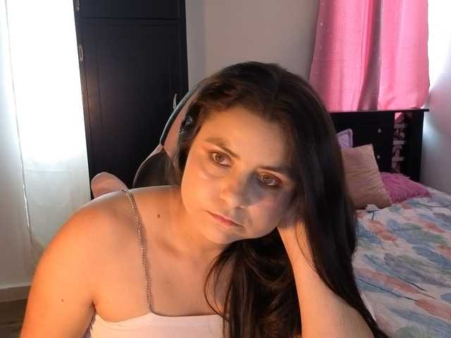 Violetacampbe live cam preview