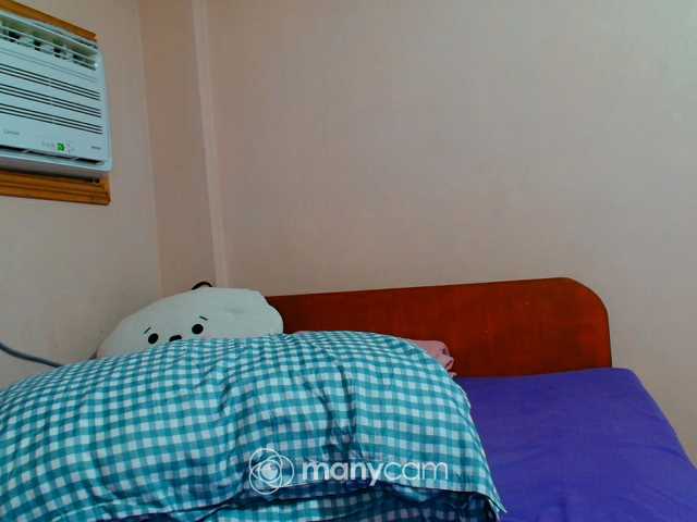 mainee live cam on BongaCams