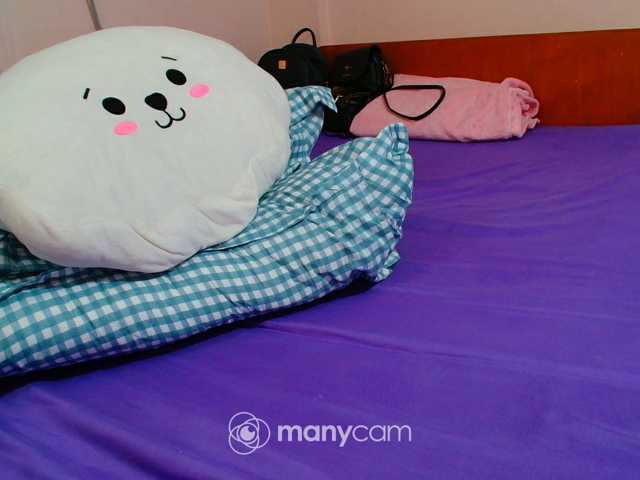 mainee live cam on BongaCams