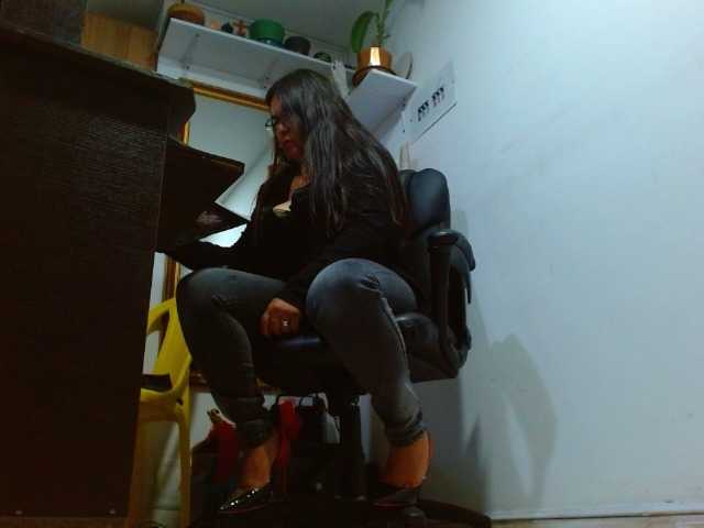 IXCHEL9153 live cam preview