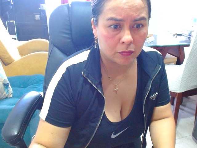 IXCHEL9153 live cam preview