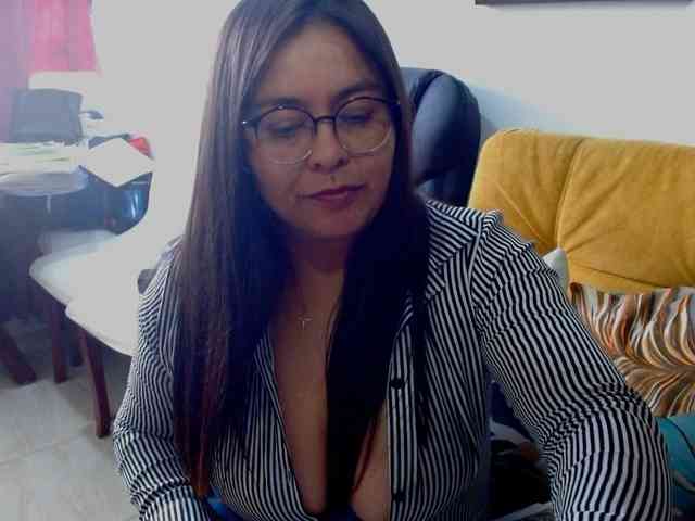 MARILYNWHANCO Live Webcam on BongaCams