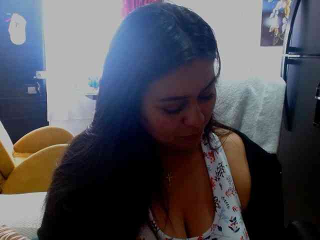 MARILYNWHANCO Live Webcam on BongaCams