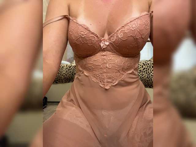 Lady-Dee live cam on BongaCams
