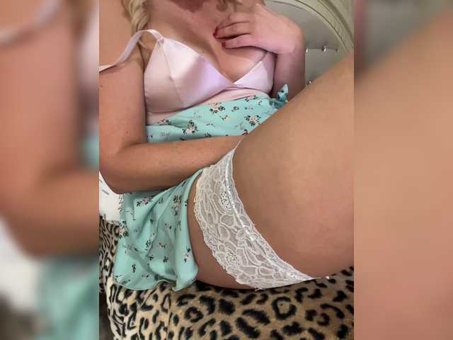 Lady-Dee live cam on BongaCams