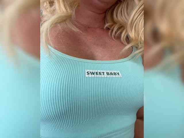 Lady-Dee webcam