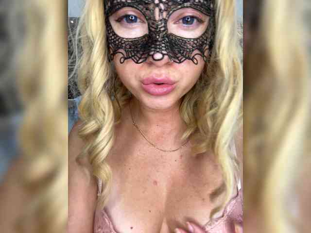 Lady-Dee webcam