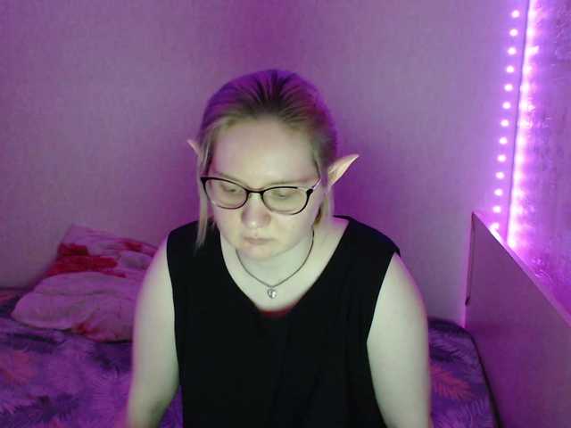 Bonnie-Petite, 20 y/o - Live Cam on BongaCams