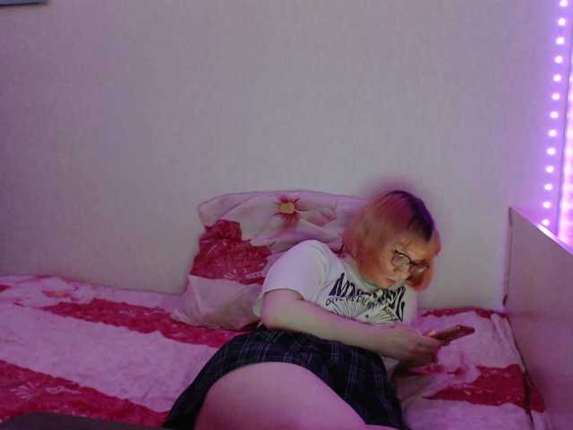 Bonnie_Petite live webcam show