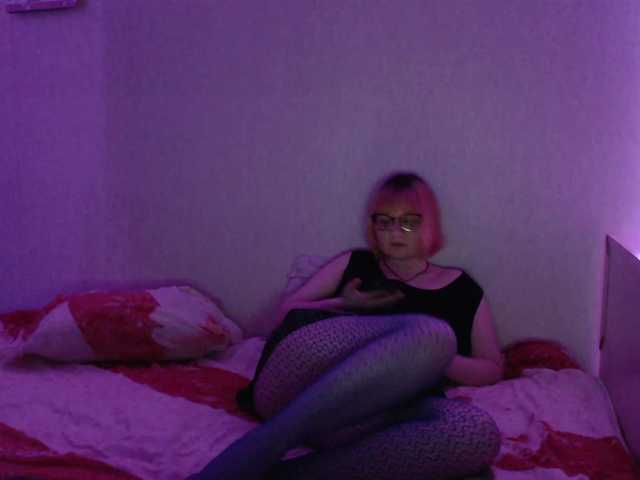 Bonnie-Petite live cam on BongaCams