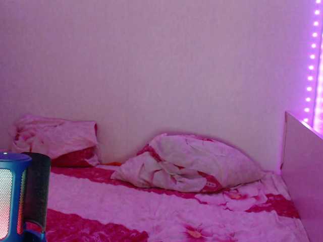 Bonnie_Petite live webcam show