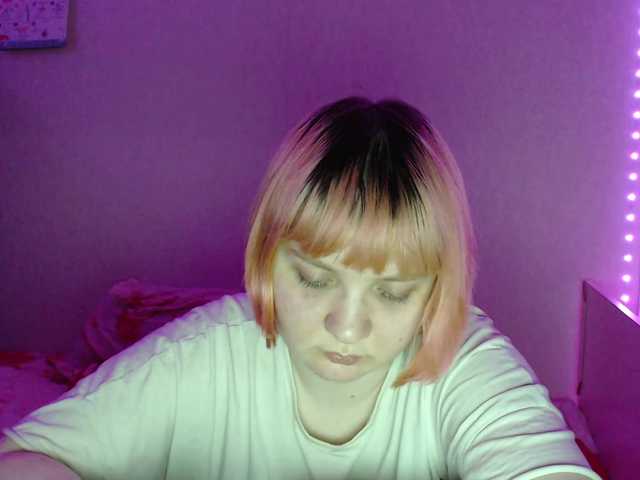 Bonnie-Petite live cam on BongaCams