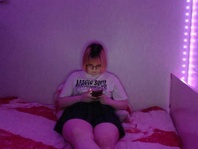 Bonnie-Petite live cam on BongaCams