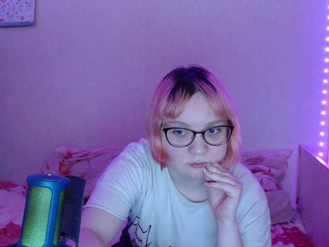 Bonnie-Petite live cam on BongaCams