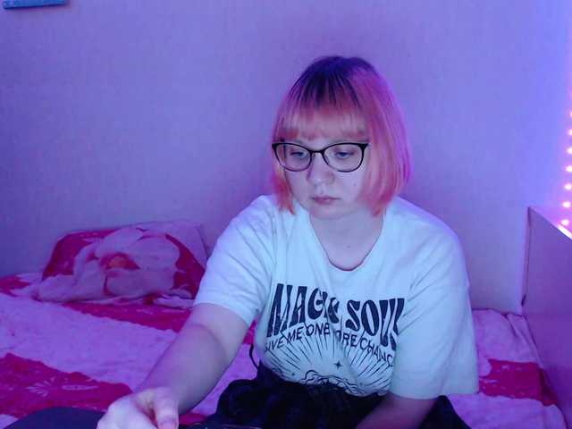 Bonnie_Petite live webcam show