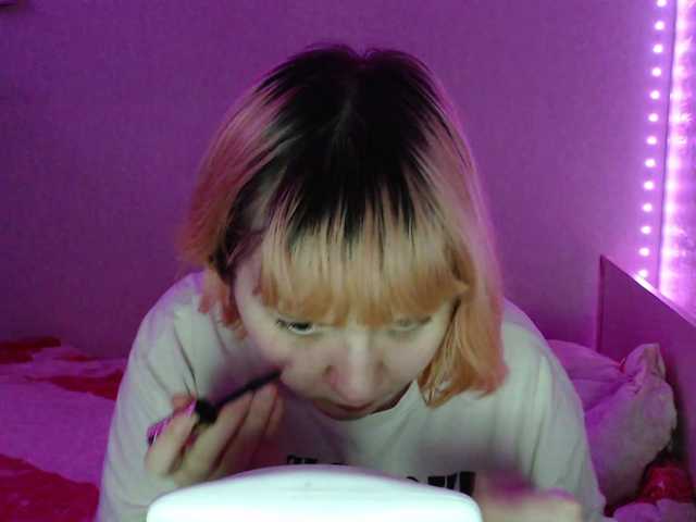Bonnie-Petite live cam on BongaCams