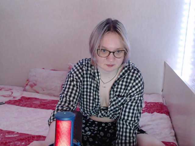 Bonnie-Petite live cam on BongaCams