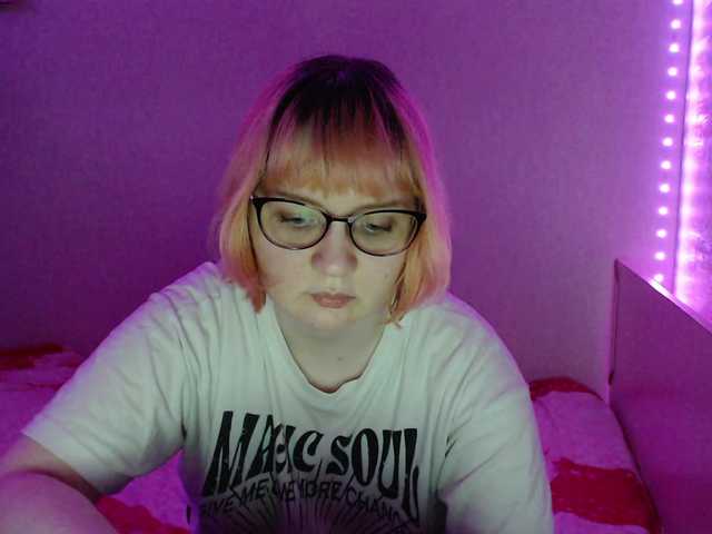 Bonnie-Petite live cam on BongaCams