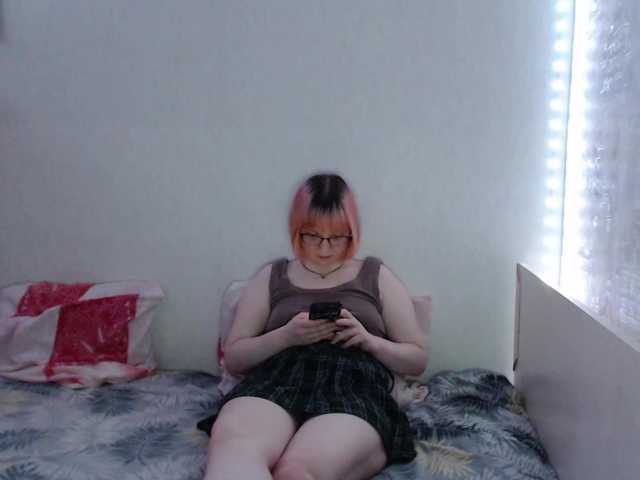 Bonnie-Petite live cam on BongaCams