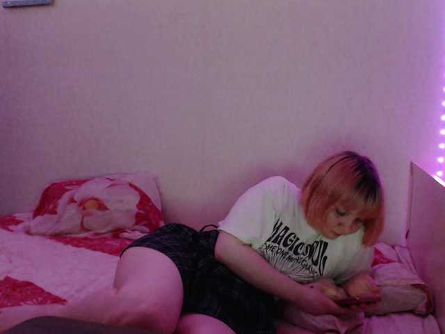 Bonnie_Petite live webcam show