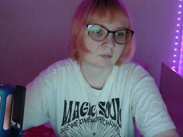 Bonnie_Petite live webcam show