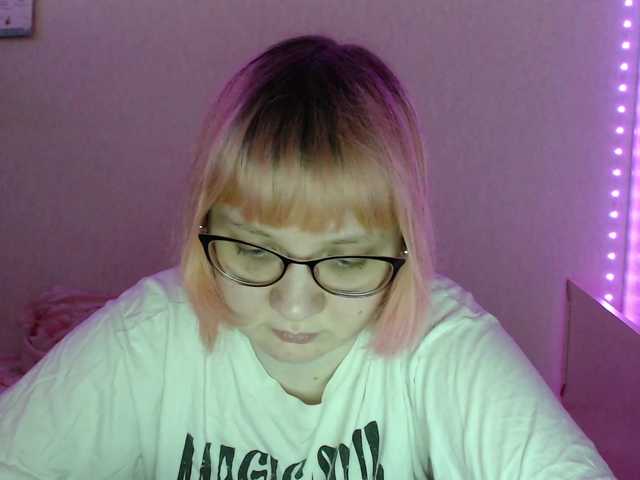 Bonnie-Petite live cam on BongaCams