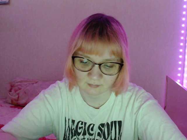 Bonnie_Petite live webcam show