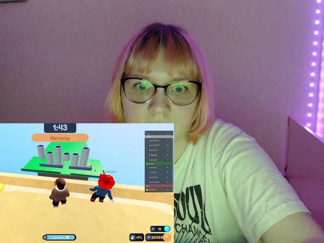Bonnie-Petite live cam on BongaCams