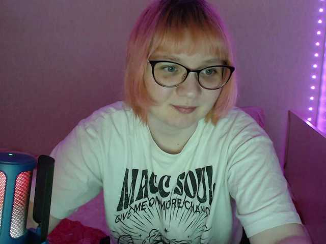 Bonnie_Petite live webcam show
