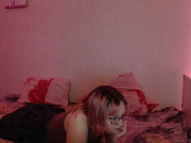 Bonnie-Petite live cam on BongaCams