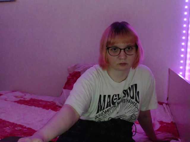 Bonnie_Petite live webcam show