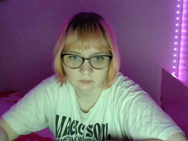 Bonnie_Petite webcam