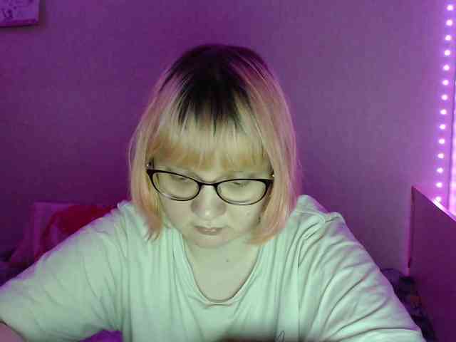 Bonnie_Petite webcam