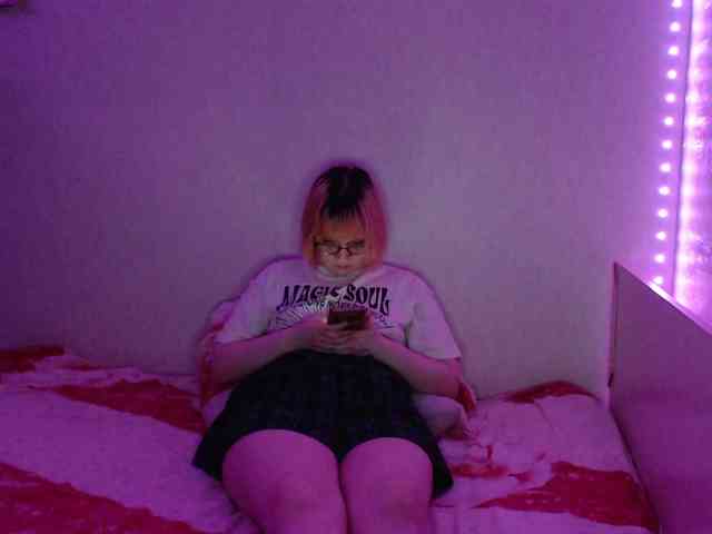 Bonnie_Petite webcam