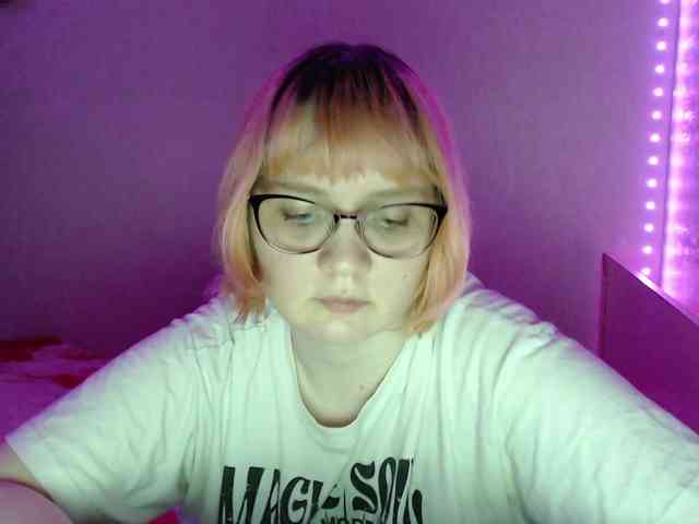 Bonnie_Petite webcam