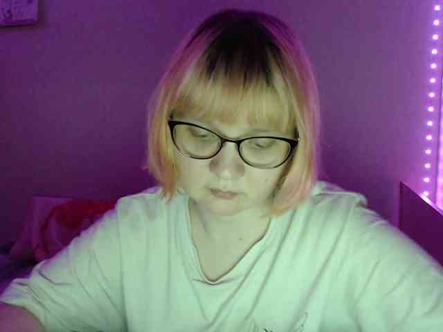 Bonnie_Petite webcam
