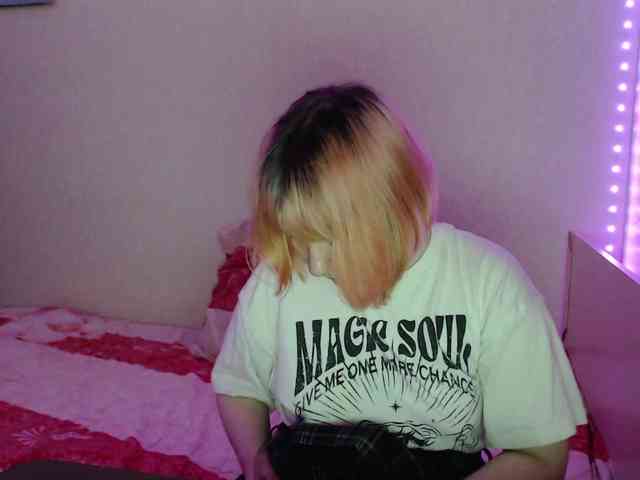 Bonnie_Petite webcam