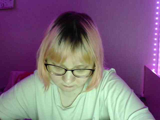 Bonnie_Petite webcam