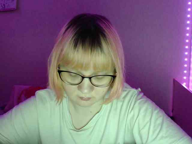 Bonnie_Petite webcam