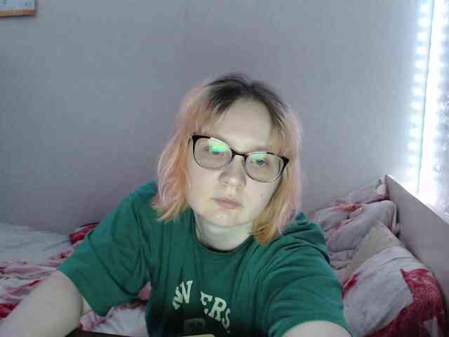 Bonnie_Petite webcam