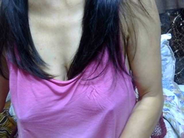 sweetmama17 live cam on BongaCams