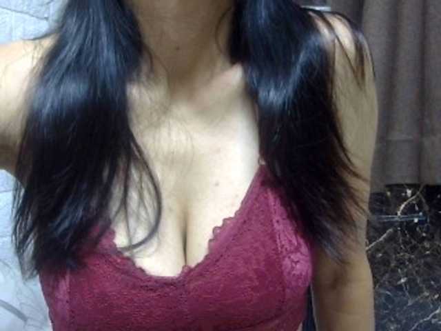 sweetmama17 live cam on BongaCams
