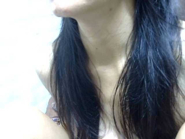 sweetmama17 live cam on BongaCams