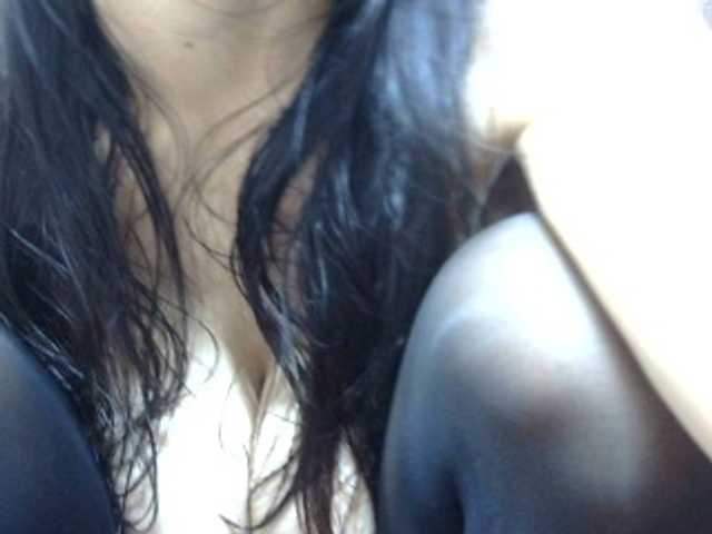 sweetmama17 live cam on BongaCams