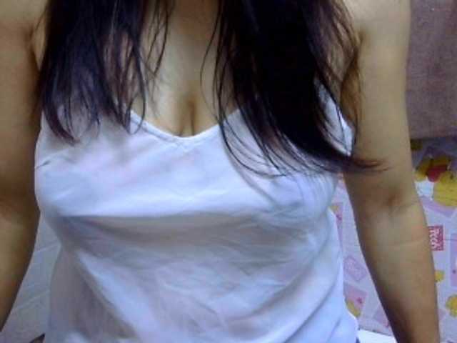 sweetmama17 live cam on BongaCams